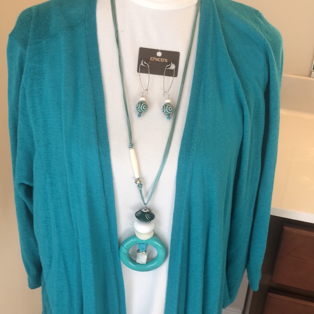 Chico’s pretty Aileen necklace and NWT matching Aileen earrings